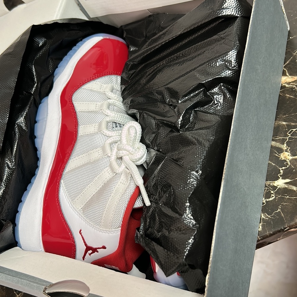 Jordan 11 - Picture 7 of 7
